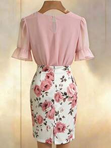 Franclia Bộ 2 món dành cho nữ mùa hè gồm áo tay loe bằng vải chiffon và chân váy ôm sát in hoa, chất liệu nhẹ và thoáng mát, màu sắc nhẹ nhàng, phù hợp cho đi làm và hẹn hò vào mùa xuân/thu. Chân váy ôm sát có khóa kéo ẩn thanh lịch kết hợp với áo chiffon, trang phục thường ngày cho kỳ nghỉ của nữ, bộ đồ đi làm cho nữ, trang phục công sở cho nữ, trang phục mùa hè cho nữ, bộ 2 món mùa hè cho nữ, áo mùa hè cho nữ, chân váy mùa hè cho nữ, bộ 2 món mùa hè cho nữ. - Hồng - Xem 2