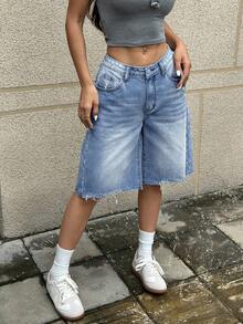 SHEIN EZwear 女士时尚百搭口袋纽扣毛边牛仔短裤 - 淺色水洗藍 - 查看 3