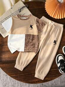 SHEIN 2pcs/Set Boys' Fashion Round Neck Short Sleeve T-Shirt And Pants Set, Linear And Stylish Horse Riding Pattern Design, Suitable For Holiday Parties, Comfortable For Spring, Summer And Autumn - Multicolor - View 4