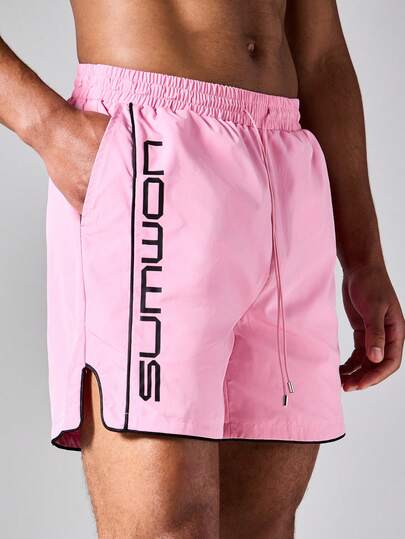 SUMWON Quần bơi nylon với logo thương hiệu in dọc và chi tiết viền tương phản, quần short đi biển mùa hè.