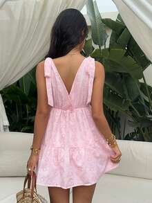 SHEIN SunnyBelle 女士新年、万圣节、圣诞节、感恩节服装，适合派对、通勤、日常、旅行、度假。女士黄色花卉刺绣镂空深V领无袖蝴蝶结A字迷你连衣裙 - 粉色 - 查看 2