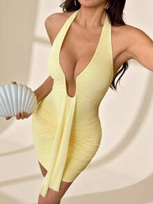SHEIN PETITE 女士休闲度假性感深V领系带露背蝴蝶结褶皱迷你连衣裙，适合夏季海滩、邮轮、音乐节等场合。黄色露背连衣裙，黄色吊带连衣裙，性感吊带连衣裙，黄色沙滩连衣裙，黄色度假连衣裙，约会，下午茶，假日连衣裙，派对，夜店性感夏日连衣裙，海岛度假装，音乐节装，邮轮度假装，派对装 - 黃色 - 查看 8