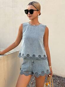 Conjunto de verano casual para mujer con top sin mangas de cuello redondo con bordado floral y dobladillo hueco, y shorts rectos - Azul - Ver 5
