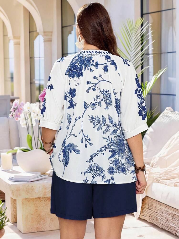 Plus Size Women's Summer Casual Vacation Country Blue And White Floral Print Shirt Top And Shorts 2 Piece Set With Pockets,Suitable For Summer Vacation,Casual Holiday Style,Summer Outfits For Women ,Vacation Outfits Women ,Holiday Outfits For Women,Going Out Outfits, New Clothes,Simple And Fashionable For Everyday Wear,Suitable For Summer, Vacation, Daily Wear, Festival Outfits For Women,Country Concert Outfit,Beach Outfits For Women,Western Style,Gifts For Mother,Boho White Set,Modest Two Piece Set, Plus Size Summer Sets,Boho Set,2 Piece Casual Sets Woman,Two Piece Set Women