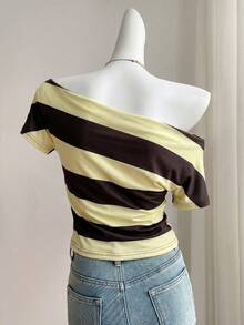 SHEIN EZwear 条纹针织露肩女式T恤 - 鵝黃色 - View 2