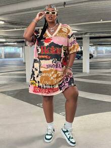 SHEIN CURVE+ Plus Size Women V-Neck Short Sleeve Loose Casual Cowboy Knit Mini Dress, Y2K Style Street Wear, Retro Poster Pattern, Concert Beige Summer - Multicolor - View 1