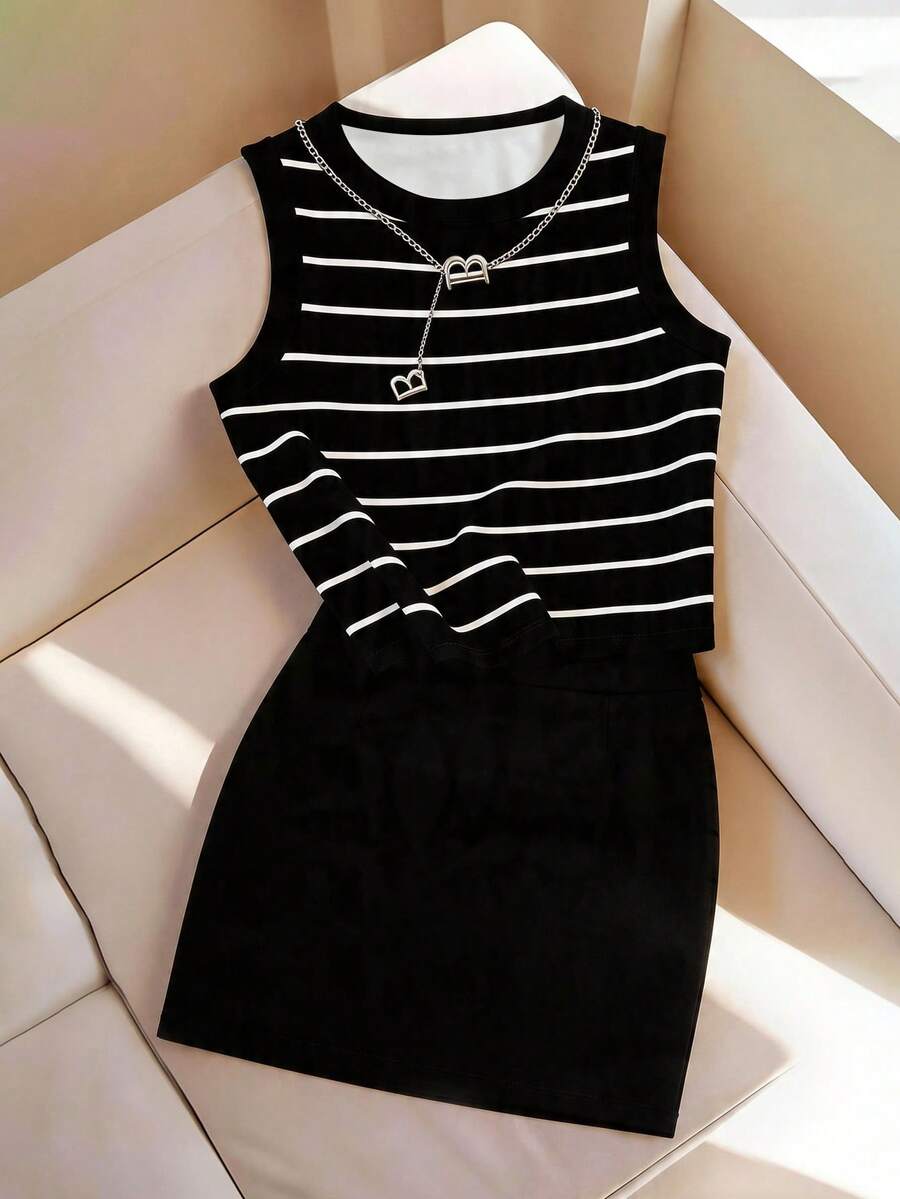 Everyssa Bộ đồ 2 mảnh dành cho nữ, thời trang xuân/hè mới, áo crop top kẻ sọc phối màu và chân váy ngắn, trang phục ôm sát, áo tank top không tay cổ tròn và chân váy ôm sát, sành điệu và thanh lịch cho mặc hàng ngày, đi làm và ở nhà. - Đen và trắng - Xem 1