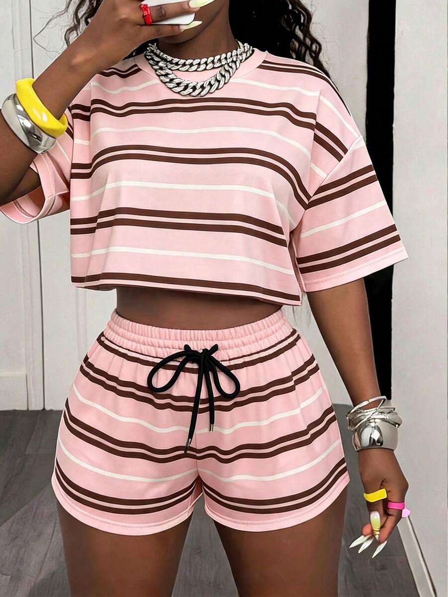 Slaydiva Bộ đồ thể thao cỡ lớn gồm áo thun và quần short kẻ sọc, gồm 2 món. - Nhiều màu - Xem 1