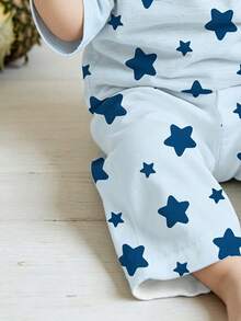 SHEIN Setelan Pakaian Santai Bayi Laki-laki Motif Bintang Lima Kasual, Atasan Lengan Pendek dan Celana, Potongan Longgar, Cocok untuk Musim Panas - MultiWarna - View 4