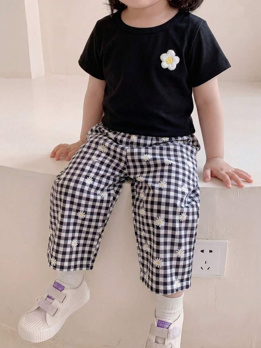 SHEIN Playful Pals 女婴花卉图案短袖T恤和格子裤套装 - 黑與白 - 查看 1