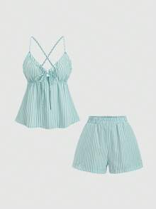 Sweetra Bộ đồ sọc xanh phong cách nghỉ mát biển Mỹ gợi cảm, áo yếm chéo cổ kết hợp với quần short ống đứng ôm sát, tạo nên vẻ ngoài sành điệu mùa hè. - Màu xanh lam - Xem 1