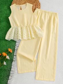 SHEIN Sparklyn 两件套少女夏季套装 - 无袖奶油色上衣 + 阔腿裤，少女夏季必备单品！精选面料，透气亲肤。无袖圆领上衣简约时尚，镂空刺绣下摆设计更添甜美气息；配套阔腿裤宽松舒适，活动自如，适合上学、公园、外出游玩等各种场合。 - 黃色 - 查看 4