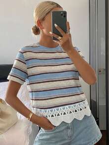 Blusa de verano casual de mujer de unicolor, cuello redondo ajustado, manga corta con aplicación de encaje - Azul - Ver 3