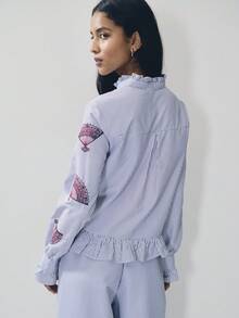 Nöista Conjunto de dos piezas a rayas con blusa de manga bordada con cuello mao, pliegue con volantes y bajo con volantes. Los pantalones anchos y relajados a juego tienen cintura elástica con cordón ajustable. Atuendo ideal para cada día, primavera, verano, Pascua, días festivos. - azul real - Ver 5