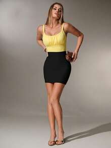 Nuvra Top corto con busto fruncido de doble capa y cuello cuadrado, camiseta sin mangas ajustada que moldea la cintura para mujer - Amarillo claro - Ver 5