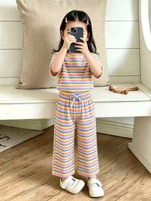 Elladie kids 2件套女童彩色条纹针织T恤和喇叭裤套装，圆领短袖上衣搭配彩色条纹针织休闲喇叭裤，适合女童穿着，可爱休闲，舒适百搭，适合日常穿着、外出、聚会、春夏穿着。 - 彩色 - 查看 7