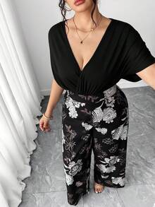 Elenzga Plus Size Solid Color & Printed Patchwork V-Neck Short Sleeve Jumpsuit - Black and White - View 4