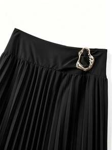 Falda plisada con decoración metálica en estilo A-line para mujer, adecuada para ir a trabajar, citas, compras de fin de semana, con un estilo elegante y retro - Negro - Ver 4