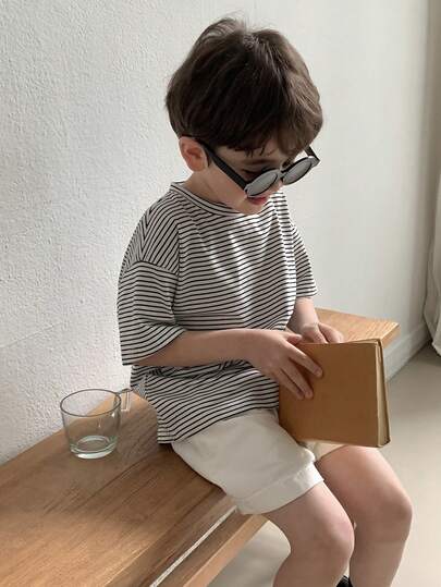 DAZY 条纹宽松基础款短袖T恤，适合幼儿男童（小号）