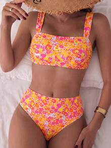 Swim Mod Conjunto de bikini de 2 piezas con parte superior de tirantes y shorts de cintura alta con estampado de color aleatorio para mujer, ideal para vacaciones en la playa - Multicolor - Ver 1