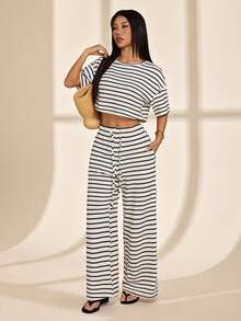 SHEIN PETITE Conjunto de 2 piezas de camiseta corta de rayas y pantalones casuales de verano para mujer - Albaricoque - Ver 2