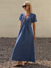 Livesso Vestido de mezclilla para mujer con cuello en V, mangas de pétalos y cintura ceñida - Azul lavado medio - Ver 6