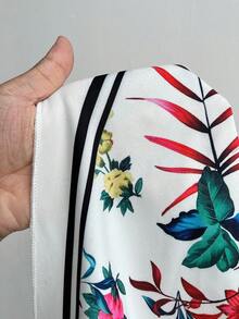 SHEIN 卡其色抹胸上衣，女士全印花不对称下摆抹胸上衣搭配阔腿裤套装，度假套装，沙滩套装，春夏新款套装，情人节套装，生日套装，波西米亚风套装，女士假日套装，夏季假日套装，女士休闲套装 - 白色 - 查看 4