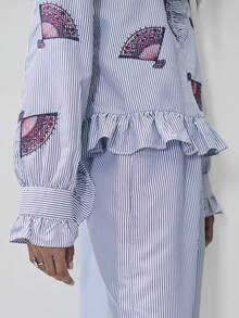 Nöista Conjunto de dos piezas a rayas con blusa de manga bordada con cuello mao, pliegue con volantes y bajo con volantes. Los pantalones anchos y relajados a juego tienen cintura elástica con cordón ajustable. Atuendo ideal para cada día, primavera, verano, Pascua, días festivos. - azul real - Ver 3