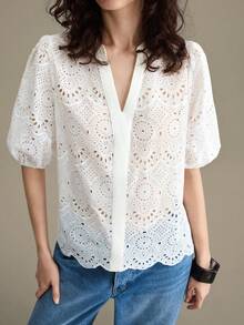 Ontre 女款白色刺繡短袖鏤空上衣，優雅夏季度假婚禮茶會賓客穿搭，極簡法式時尚通勤上衣 - 白色 - 查看 5