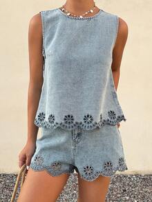 Conjunto de verano casual para mujer con top sin mangas de cuello redondo con bordado floral y dobladillo hueco, y shorts rectos - Azul - Ver 3