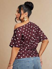 SHEIN BAE Áo nữ cỡ lớn chấm bi, vai lệch, kiểu dáng thường ngày, đa năng, thích hợp mặc hàng ngày. - Nhiều màu - Xem 2