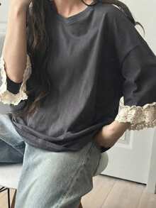 FRIFUL 女士休闲宽松字母印花蕾丝拼接短袖T恤，透气棉混纺面料，适合春夏穿着 - 灰色 - 查看 2