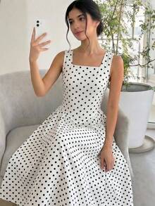SHEIN 少女度假风方领无袖黑白波点优雅中长连衣裙，法式条纹连衣裙，波点连衣裙，野餐连衣裙，黑白连衣裙，下午茶连衣裙，花园派对连衣裙，中长连衣裙，黑白夏日连衣裙，春季连衣裙，波点吊带连衣裙 - 黑與白 - 查看 2
