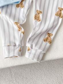 SHEIN Bộ đồ mặc nhà 2 món cho bé trai, in hình gấu dễ thương, gồm áo ngắn tay và quần legging. - Màu Xám nhạt - Xem 6