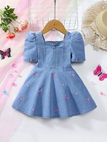 Elladie kids Denimly 女婴休闲都市浅色水洗牛仔连衣裙，粉色蝴蝶和心形泡泡袖 - 中等水洗藍 - 查看 1