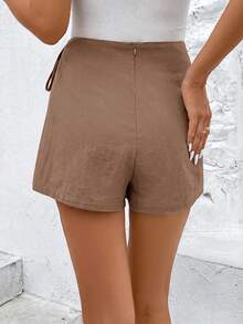 SHEIN Frenchy شورت كاجوال ربطة ملون للنساء للعطلات - كاكي - مشاهدة 2
