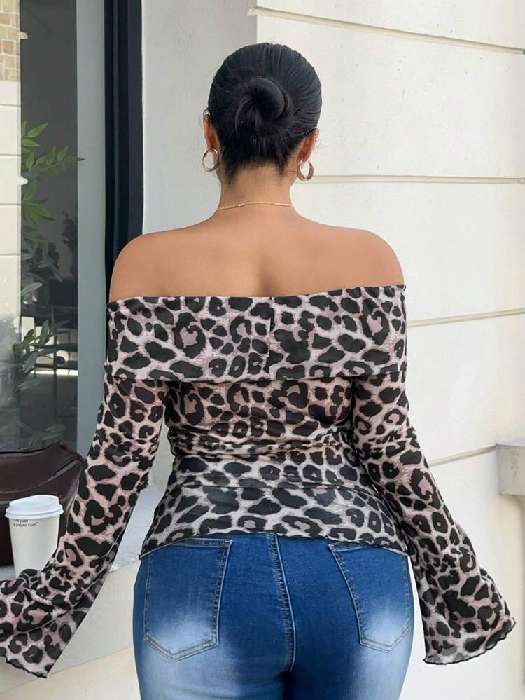 Dazy Plus Sexy Leopard Print Off-Shoulder Tight Fitted Cropped Long Sleeve Plus Size Women T-Shirt, Spring/Summer