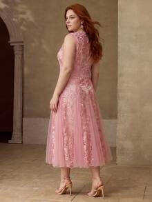 MOTF PREMIUM PLUS SIZE WOMEN'S LACE EMBROIDERED SPLICE FLORAL HEM ELEGANT PINK SLEEVELESS MID-LENGTH DRESS, SUITABLE FOR DATES IN SPRING/SUMMER - Pink - View 2