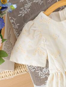 SHEIN Elladie kids 少女花卉刺绣圆领优雅短袖连衣裙，春夏款 - 藍色 - 查看 4