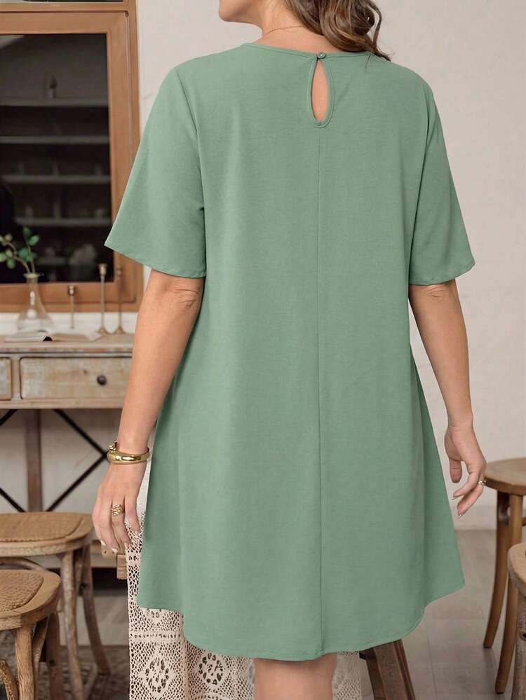 SHEIN Essnce Đầm ngắn tay màu đen cơ bản, dáng rộng thoải mái, mát mẻ, thoải mái cho nữ giới cỡ lớn, thích hợp mặc hàng ngày vào mùa xuân và hè, kiểu dáng cổ điển, thích hợp mặc đi nhà thờ, đồng phục giáo viên, trang phục đi chơi, trang phục đi nghỉ mát. - Màu xanh Bạc hà - Xem 2