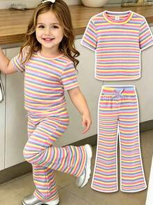 Elladie kids 2件套女童彩色条纹针织T恤和喇叭裤套装，圆领短袖上衣搭配彩色条纹针织休闲喇叭裤，适合女童穿着，可爱休闲，舒适百搭，适合日常穿着、外出、聚会、春夏穿着。 - 彩色 - 查看 11