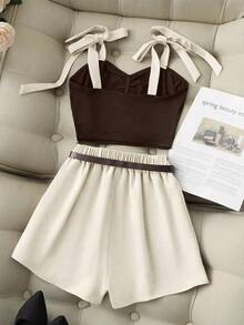 Franclia Bộ đồ hè mới gợi cảm gồm áo hai dây, áo croptop xếp ly phía trước thắt nơ phối màu tương phản và quần short kaki, trang phục 2 mảnh cho nữ mùa xuân/hè, bộ đồ thường ngày, thích hợp cho kỳ nghỉ, hẹn hò. - màu nâu - Xem 2