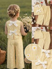 Emery Rose Kids Emery Rose Kids Bộ 2 món áo không tay họa tiết hoa nhí và quần ống rộng thoải mái cho bé gái, bộ đồ hai mảnh cho bé gái, bộ đồ hoa cho bé gái, bộ đồ hai mảnh cho bé gái, bộ đồ hoa cho trẻ em, quần áo trẻ em, bộ váy cho bé gái, quần áo trẻ em kiểu cổ điển, bộ váy cho bé gái, bộ váy in hoa, áo nơ cho bé gái, bộ váy hoa, bộ áo nơ cho bé gái, bộ đồ phối hợp cho bé gái, bộ váy cho bé gái, bộ quần áo bé gái, bộ váy hoa, bộ 2 món áo nơ và váy cho bé gái, bộ đồ chị em gái, áo nơ cho bé gái. - Màu vàng - Xem 2