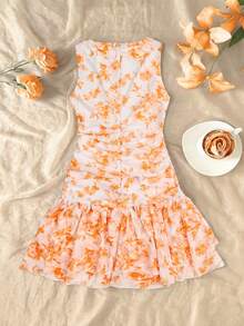 SHEIN Đầm ngắn không tay dáng ôm, cổ tròn, không tay, kiểu dáng thanh lịch, thoải mái dành cho bé gái tuổi teen, họa tiết hoa Pháp xếp tầng 3D, thích hợp cho những buổi đi chơi mùa xuân và mặc hàng ngày. - Màu vàng - Xem 2
