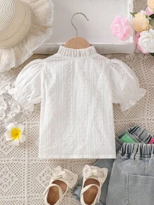 SHEIN Vintaside Kids 2026春夏新款柔软舒适面料，时尚新潮，SS26度假旅行必备，女童白色休闲纹理短袖衬衫，适合外出、休闲和派对穿着。 - 白色 - 查看 2