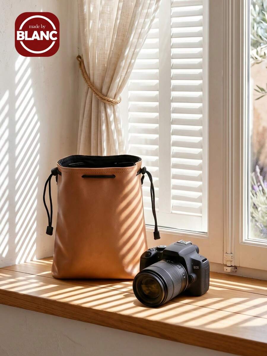 Madebyblanc Túi đựng máy ảnh DSLR siêu nhỏ, chất liệu PU bền, nhẹ và dễ mang theo, có ngăn ẩn màu tối để đựng pin và thẻ nhớ, lớp lót bên trong có thể tháo rời để dễ dàng vệ sinh, đựng được nhiều loại máy ảnh ống kính di động, lớp lót nhung mềm mại bảo vệ máy, chất liệu chống thấm nước tối ưu giúp chống nước bắn hiệu quả, thích hợp cho leo núi, chụp ảnh đường phố và những người đam mê chụp ảnh hàng ngày, vật dụng cần thiết khi đi du lịch. - Nhiều màu - Xem 1