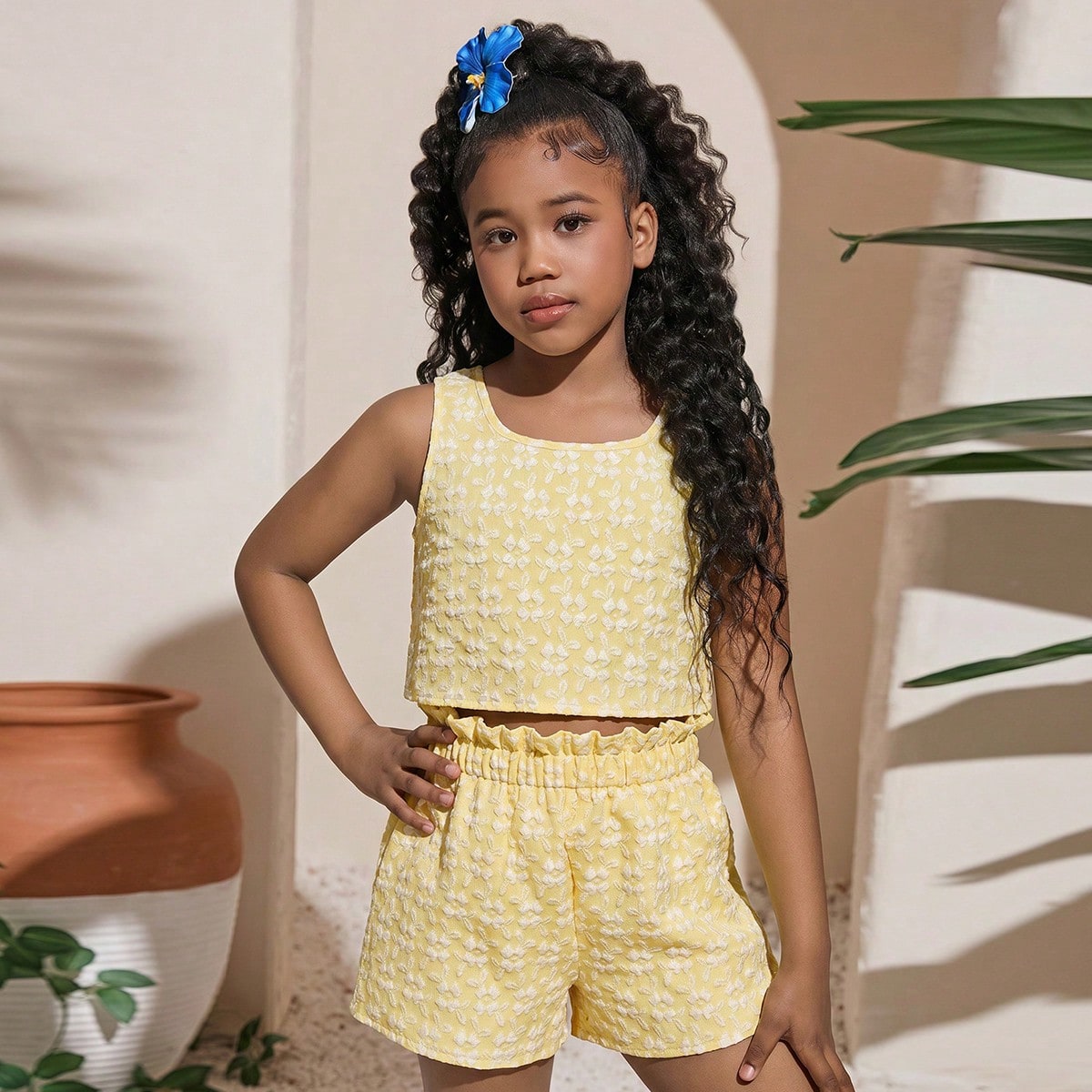 Conjunto de camiseta sin espalda y pantalones cortos con diseño jacquard para niña preadolescente