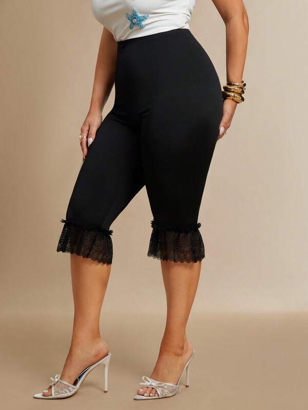 SHEIN BAE CURVE Quần đùi Bermuda nữ cỡ lớn màu đen, cạp chun, viền ren.