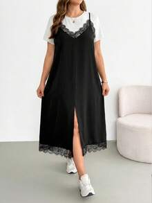 SHEIN Essnce Bộ đồ hai mảnh thời trang xuân/hè dành cho nữ cỡ lớn, thoải mái, rộng rãi, cơ bản, đa năng, tôn dáng: Áo thun ngắn tay màu trắng và váy dài yếm màu đen viền ren, kiểu dáng đơn giản, trang phục sân bay, mùa hè châu Âu, đồ đi chơi. - Đen và trắng - Xem 3