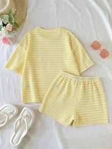 SHEIN Tween-Mädchen Casual Alltags Komfort Rosa gestreiftes Kurzarm T-Shirt und Shorts Set - Gelb - Übersicht 2